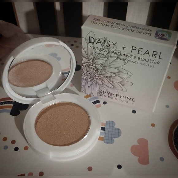 Seraphine Botanicals Daisy + Pearl - Natural Radiance Booster - Picture 9 of 13